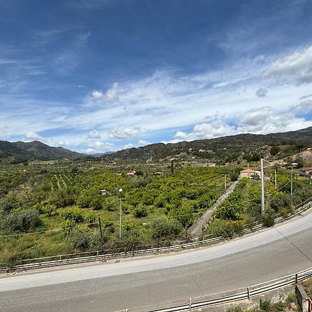 Il Sole Dell'Alcantara Leilighet Gaggi Eksteriør bilde